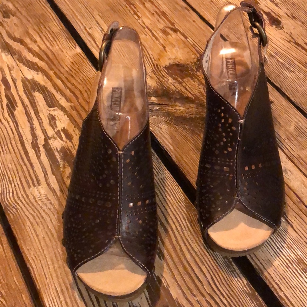 Pikolinos Olmo/Cuervo sandal